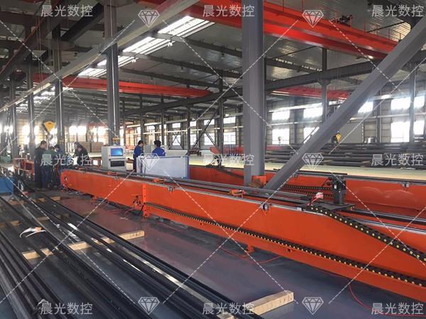 角鋼沖孔機(jī)的加工特點(diǎn)是什么 角鋼沖孔機(jī)的加工特點(diǎn)是什么